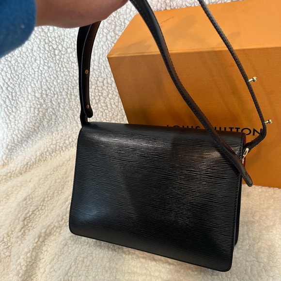 Louis Vuitton bag - Picture 6 of 11